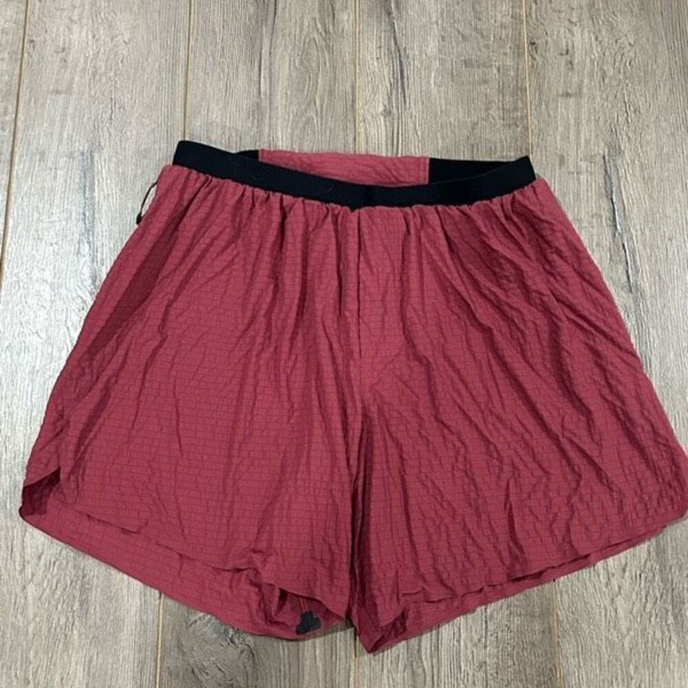 Lululemon surge short lines sz M